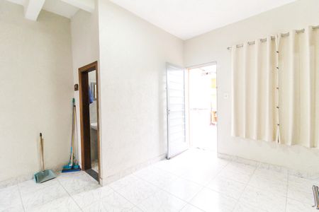 Casa à venda com 150m², 3 quartos e 10 vagasSala 2