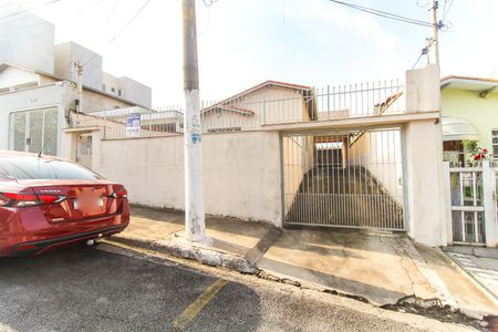 Casa à venda com 150m², 3 quartos e 10 vagasFachada + Placa