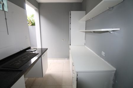 Casa de condomínio para alugar com 460m², 4 quartos e 4 vagasÁrea de Serviço