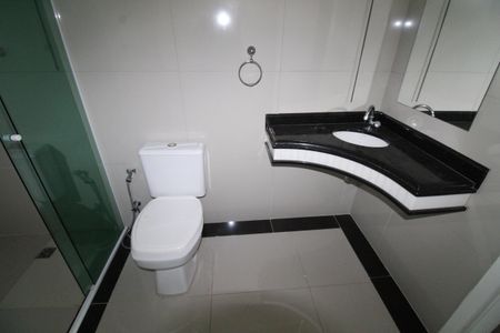 Casa de condomínio para alugar com 460m², 4 quartos e 4 vagasBanheiro da Suíte 1