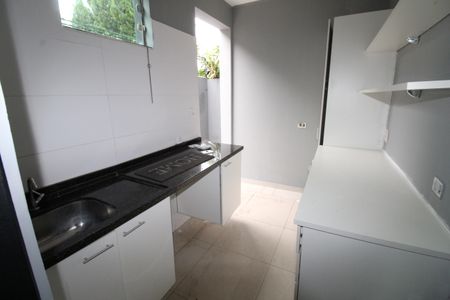 Casa de condomínio para alugar com 460m², 4 quartos e 4 vagasÁrea de Serviço