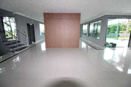 Casa de condomínio para alugar com 460m², 4 quartos e 4 vagasSala 1