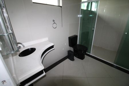 Casa de condomínio para alugar com 460m², 4 quartos e 4 vagasBanheiro