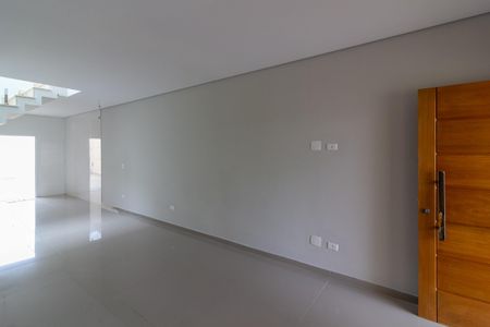 Casa para alugar com 190m², 3 quartos e 2 vagas Casa para alugar com 190m², 3 quartos e 2 vagasSala