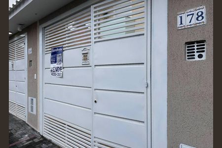 Casa para alugar com 190m², 3 quartos e 2 vagas Casa para alugar com 190m², 3 quartos e 2 vagasFachada