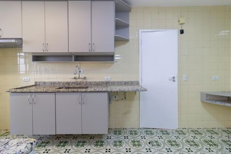 Apartamento para alugar com 108m², 3 quartos e 2 vagas Apartamento para alugar com 108m², 3 quartos e 2 vagasCozinha
