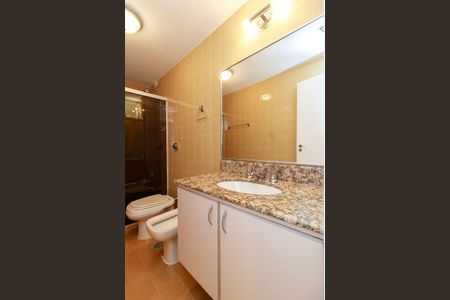 Apartamento para alugar com 108m², 3 quartos e 2 vagas Apartamento para alugar com 108m², 3 quartos e 2 vagasBanheiro 2