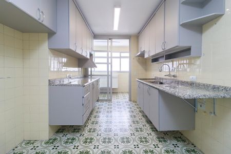 Apartamento para alugar com 108m², 3 quartos e 2 vagas Apartamento para alugar com 108m², 3 quartos e 2 vagasCozinha