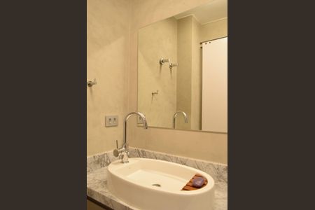 Apartamento à venda com 150m², 3 quartos e 1 vagaBanheiro da Suíte 2