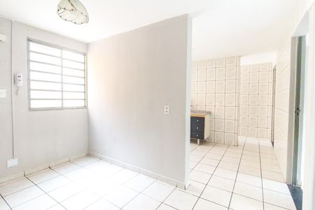 Sala de apartamento para alugar com 2 quartos, 45m² em Conjunto Habitacional Inácio Monteiro, São Paulo