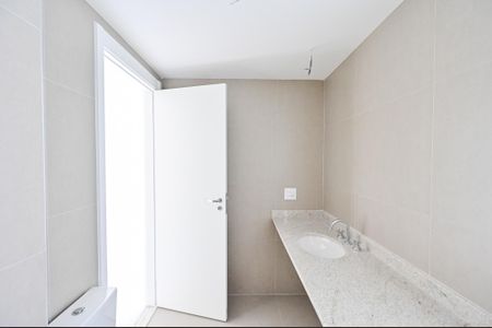 Apartamento à venda com 179m², 3 quartos e 2 vagasBanheiro da Suíte 3