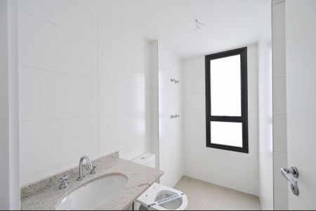 Apartamento à venda com 179m², 3 quartos e 2 vagasBanheiro da Suíte 2
