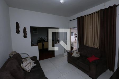 Casa à venda com 370m², 8 quartos e 3 vagasCasa  3