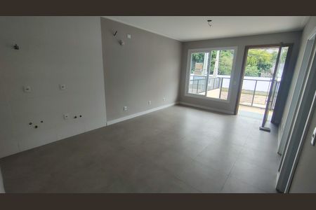 Casa à venda com 3 quartos, 69m² em Guarujá, Porto Alegre