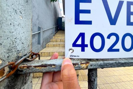 Casa à venda com 110m², 2 quartos e 1 vaga Casa à venda com 110m², 2 quartos e 1 vagaPlaquinha