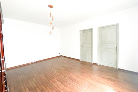 Sala de casa à venda com 2 quartos, 110m² em Campininha, São Paulo