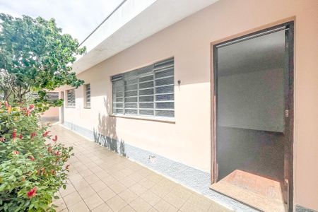 Casa à venda com 110m², 2 quartos e 1 vaga Casa à venda com 110m², 2 quartos e 1 vagaQuintal