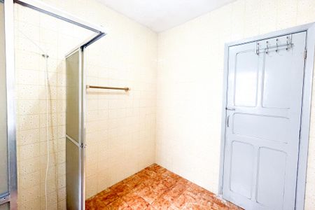 Casa à venda com 110m², 2 quartos e 1 vaga Casa à venda com 110m², 2 quartos e 1 vagaBanheiro