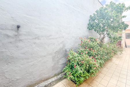Casa à venda com 110m², 2 quartos e 1 vaga Casa à venda com 110m², 2 quartos e 1 vagaQuintal