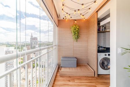 Varanda de apartamento à venda com 2 quartos, 60m² em Pinheiros, São Paulo