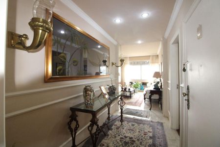 Corredor de apartamento para alugar com 4 quartos, 370m² em Higienópolis, São Paulo