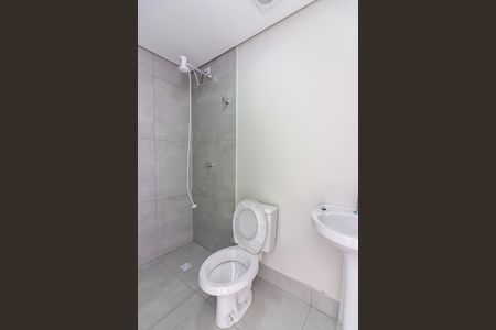 Banheiro de kitnet/studio para alugar com 1 quarto, 19m² em Centro, Osasco
