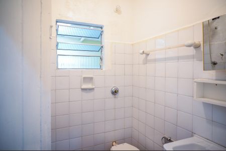 Banheiro de casa para alugar com 1 quarto, 50m² em Vila Marte, São Paulo