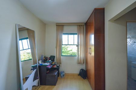 Casa à venda com 3 quartos, 180m² em Vila do Castelo, São Paulo