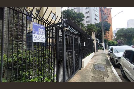 Apartamento para alugar com 60m², 2 quartos e 1 vagaFachada + Plaquinha