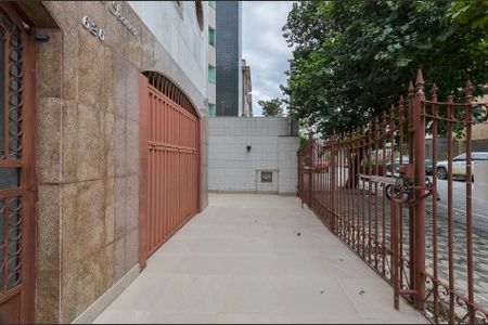 Apartamento para alugar com 150m², 4 quartos e 4 vagasEntrada