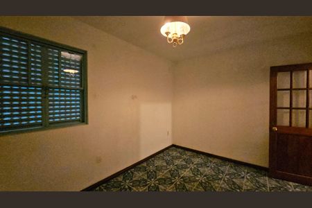 Casa à venda com 200m², 4 quartos e 6 vagas