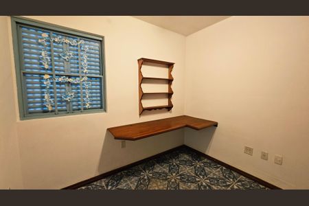 Casa à venda com 200m², 4 quartos e 6 vagas