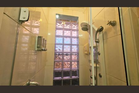 Casa à venda com 200m², 4 quartos e 6 vagas