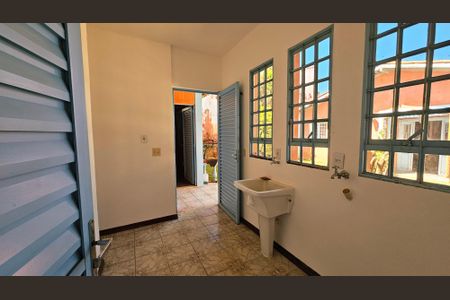 Casa à venda com 200m², 4 quartos e 6 vagas