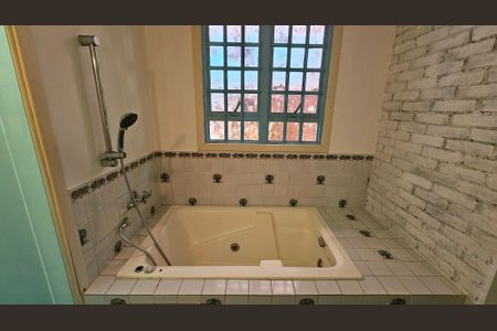 Casa à venda com 200m², 4 quartos e 6 vagas