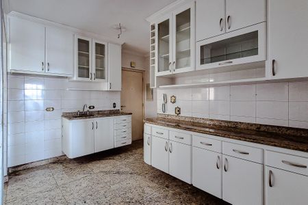 Apartamento à venda com 110m², 2 quartos e 2 vagasCozinha