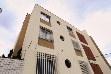 Apartamento à venda com 65m², 2 quartos e 1 vaga Apartamento à venda com 65m², 2 quartos e 1 vagaFachada