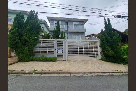 Casa à venda com 400m², 4 quartos e 5 vagas Casa à venda com 400m², 4 quartos e 5 vagasFachada