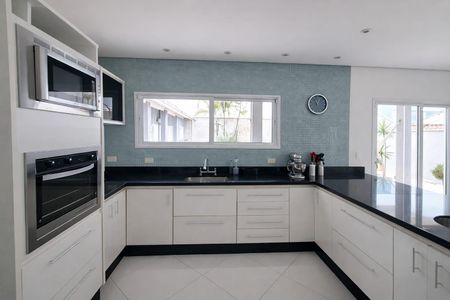 Casa à venda com 400m², 4 quartos e 5 vagas Casa à venda com 400m², 4 quartos e 5 vagasCozinha