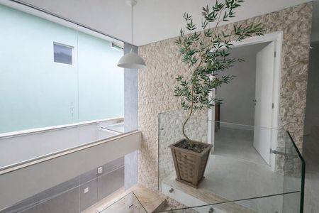 Casa à venda com 400m², 4 quartos e 5 vagas Casa à venda com 400m², 4 quartos e 5 vagasEscada