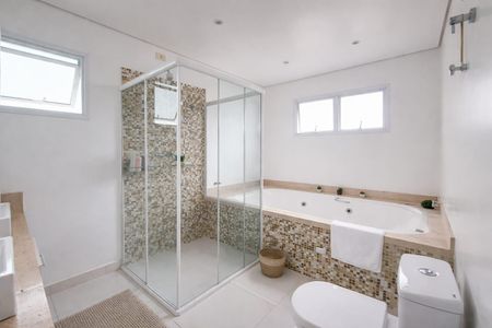 Casa à venda com 400m², 4 quartos e 5 vagas Casa à venda com 400m², 4 quartos e 5 vagasBanheiro suíte 4 - Master