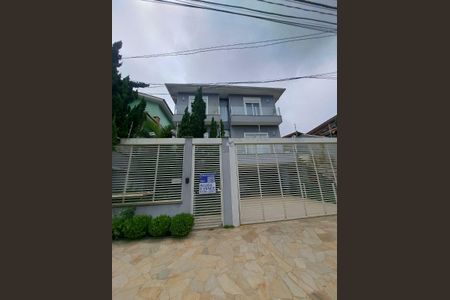 Casa à venda com 400m², 4 quartos e 5 vagas Casa à venda com 400m², 4 quartos e 5 vagasFachada com PLACA