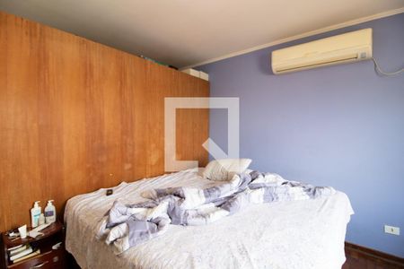 Casa à venda com 190m², 3 quartos e 3 vagas Casa à venda com 190m², 3 quartos e 3 vagasQuarto