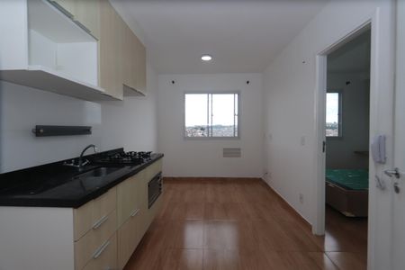 Sala/cozinha de apartamento para alugar com 1 quarto, 36m² em Cidade Satelite Santa Barbara, São Paulo
