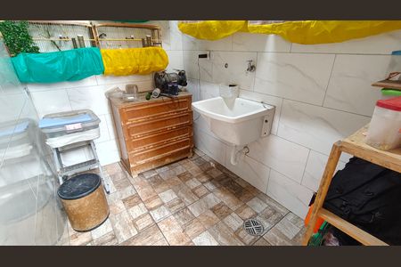 Casa à venda com 114m², 4 quartos e 2 vagas