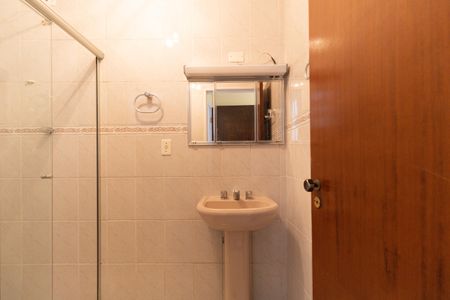 Casa à venda com 124m², 4 quartos e 2 vagas Casa à venda com 124m², 4 quartos e 2 vagasBanheiro 2