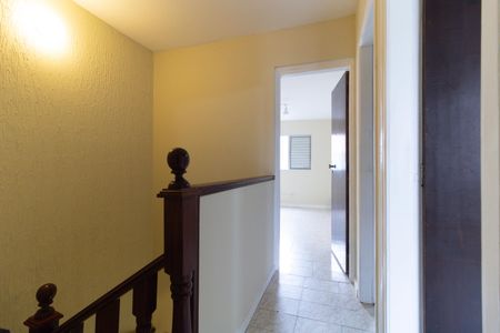 Casa à venda com 124m², 4 quartos e 2 vagas Casa à venda com 124m², 4 quartos e 2 vagasCorredor