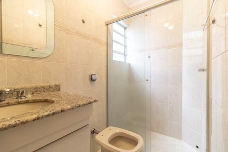 Casa à venda com 124m², 4 quartos e 2 vagas Casa à venda com 124m², 4 quartos e 2 vagasBanheiro 1