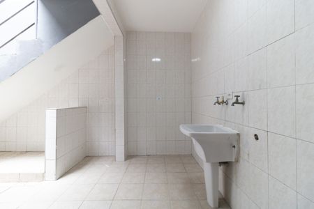 Casa à venda com 124m², 4 quartos e 2 vagas Casa à venda com 124m², 4 quartos e 2 vagasLavanderia