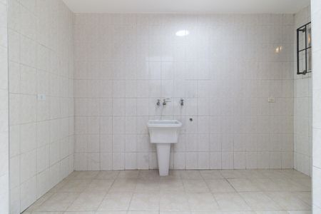 Casa à venda com 124m², 4 quartos e 2 vagas Casa à venda com 124m², 4 quartos e 2 vagasLavanderia